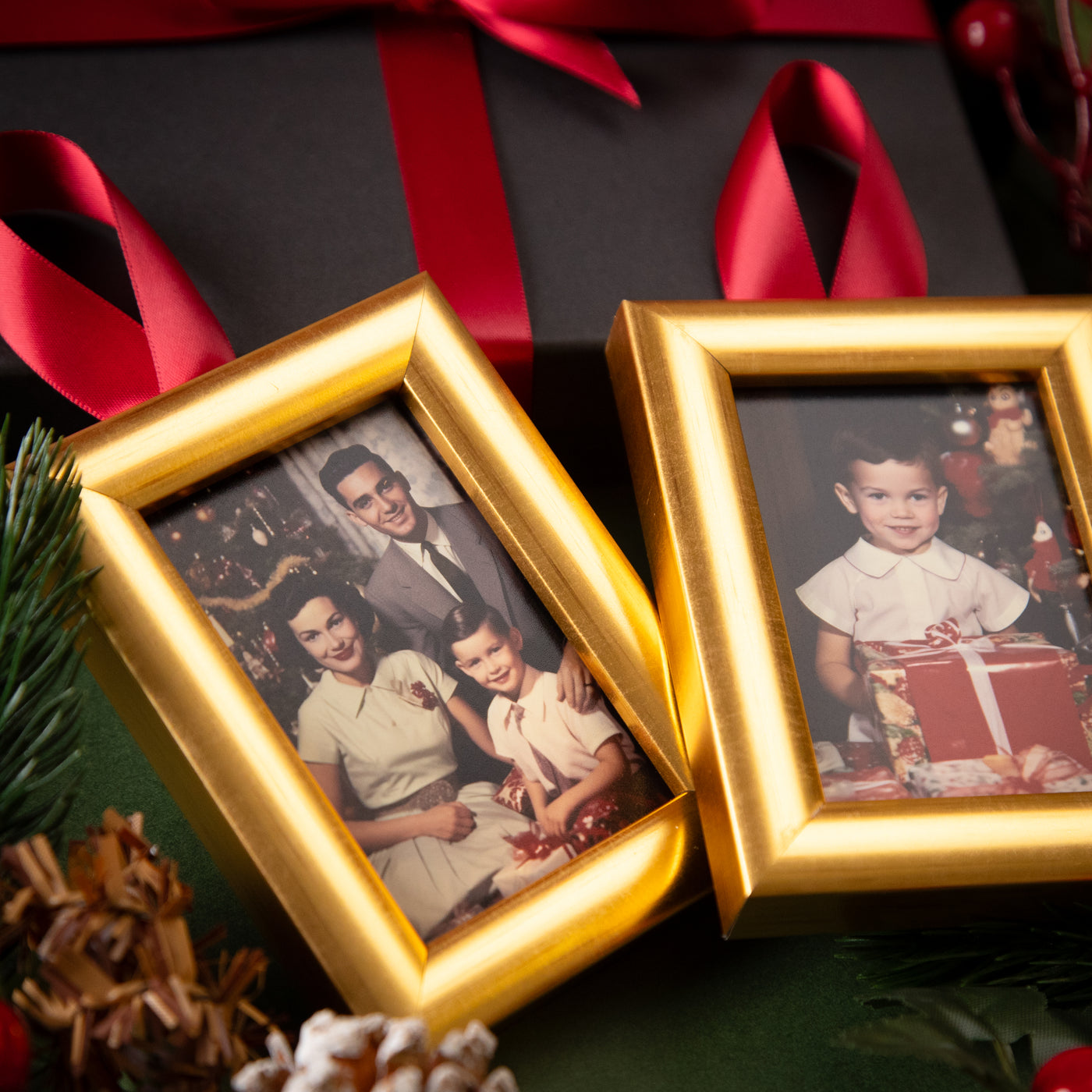 Ornament Photo Frame - The Duo