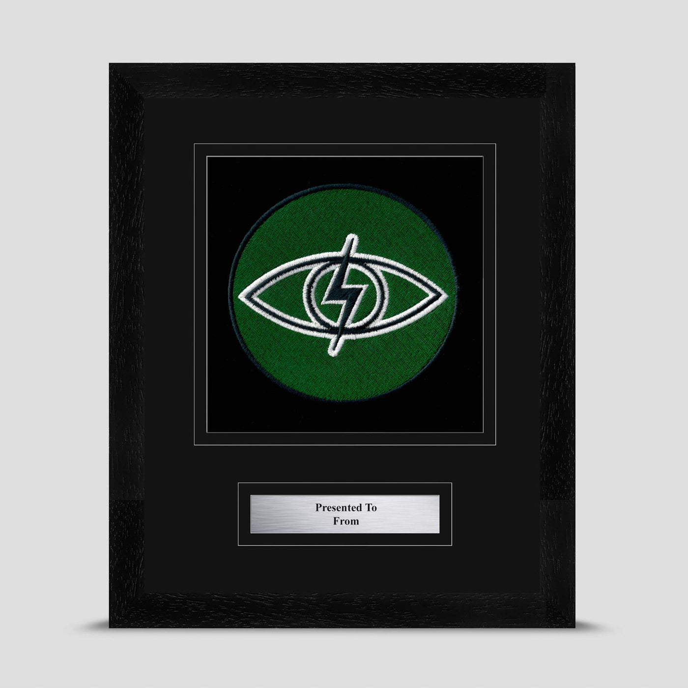 Royal Tank Regiment Framed Military Embroidery Presentation - Cyclops